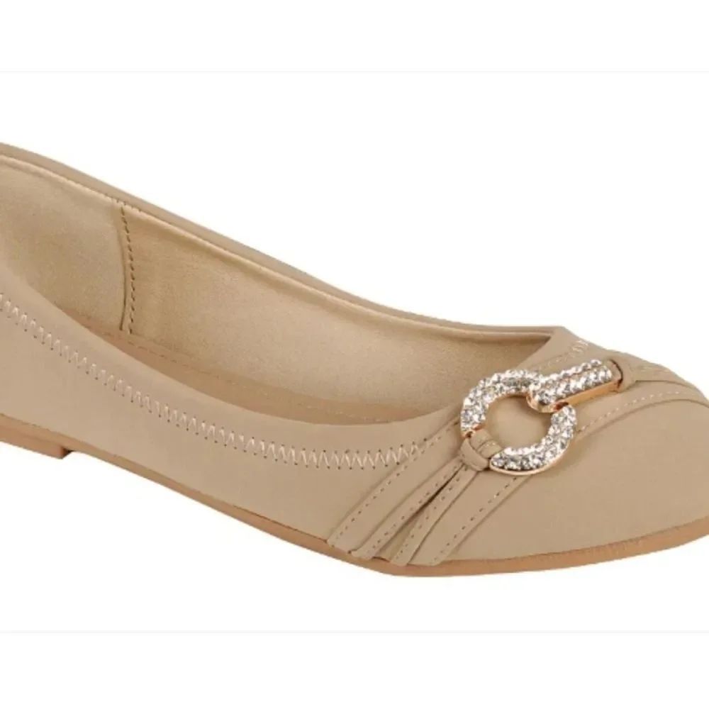 BRAND NEW FOREVER COMFORT SLIP-ON WOMEN"S FLAT SHOE